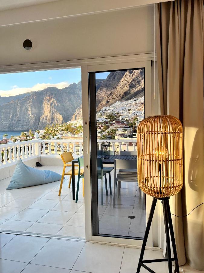Luxury Penthouse With Breathtaking Views And Huge Private Terraces Apartment Puerto de Santiago  Ngoại thất bức ảnh